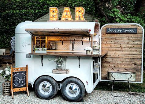 Combine it with a super funky classic trailer-turned bar, and you have the perfect cocktail hour. . Cocktail trailer